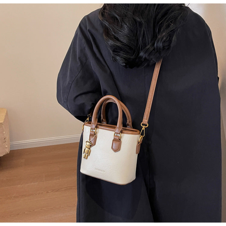 2025 new retro versatile messenger bag casual hand-held bucket bag
