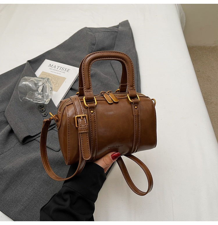 2025 new fashion textured shoulder messenger bag Korean style versatile simple hand-held pillow bag