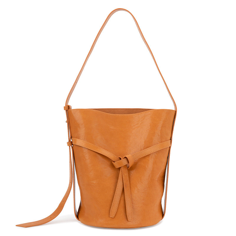 Bucket bag for women, large capacity, high-end, niche design, top-layer vegetable tanned genuine cowhide, retro texture shoulder bag