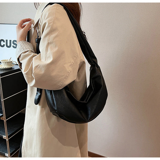 2025 new fashion solid color textured shoulder bag retro commuter crossbody dumpling bag