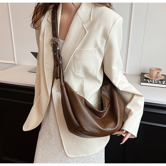 2025 new fashion solid color textured shoulder bag retro commuter crossbody dumpling bag