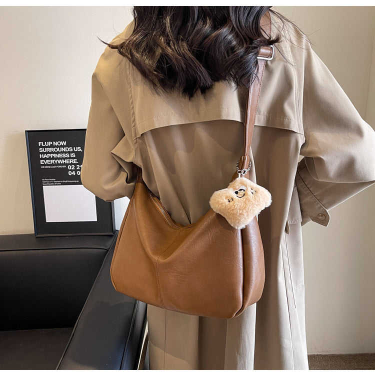 2025 new retro versatile shoulder messenger bag texture simple women's dumpling bag