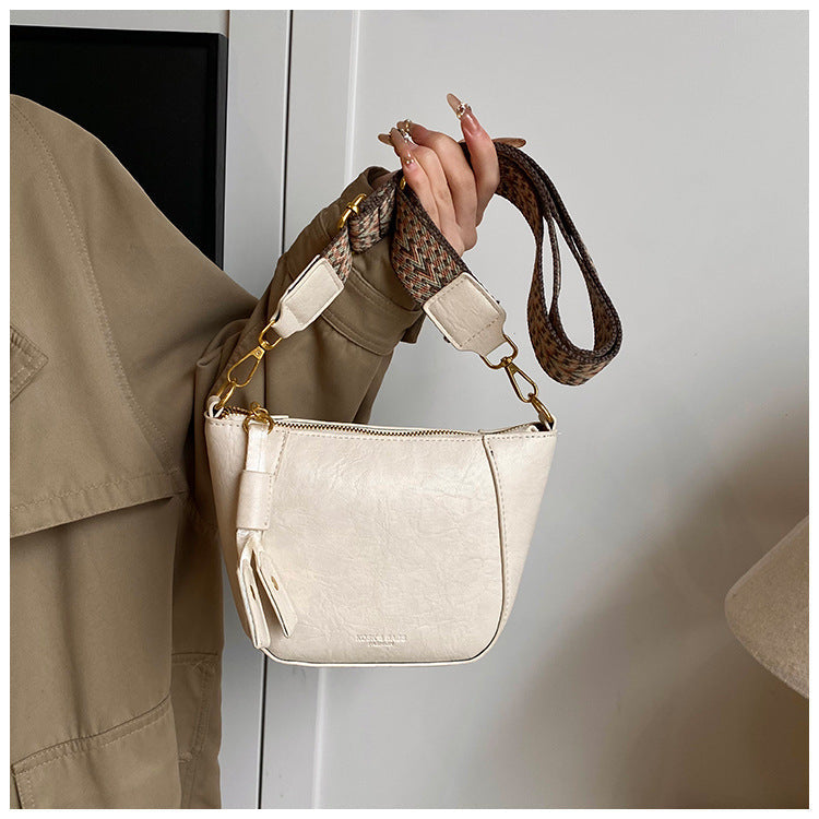 2025 new casual bag retro niche shell bag