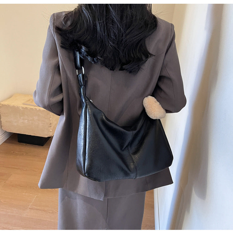 2025 new retro versatile shoulder messenger bag texture simple women's dumpling bag