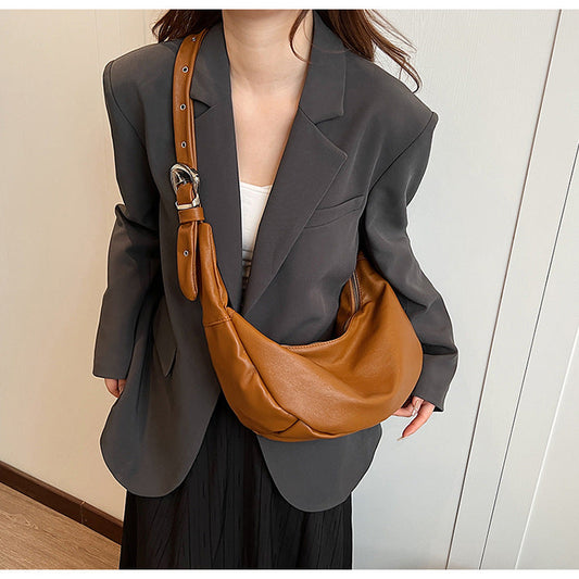 2025 new fashion solid color textured shoulder bag retro commuter crossbody dumpling bag
