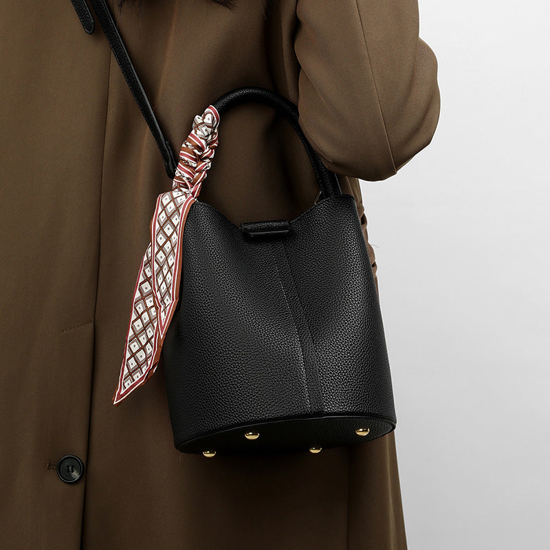 Bucket bag large capacity crossbody bag 2025 new women's bag fashionable handbag shoulder bag